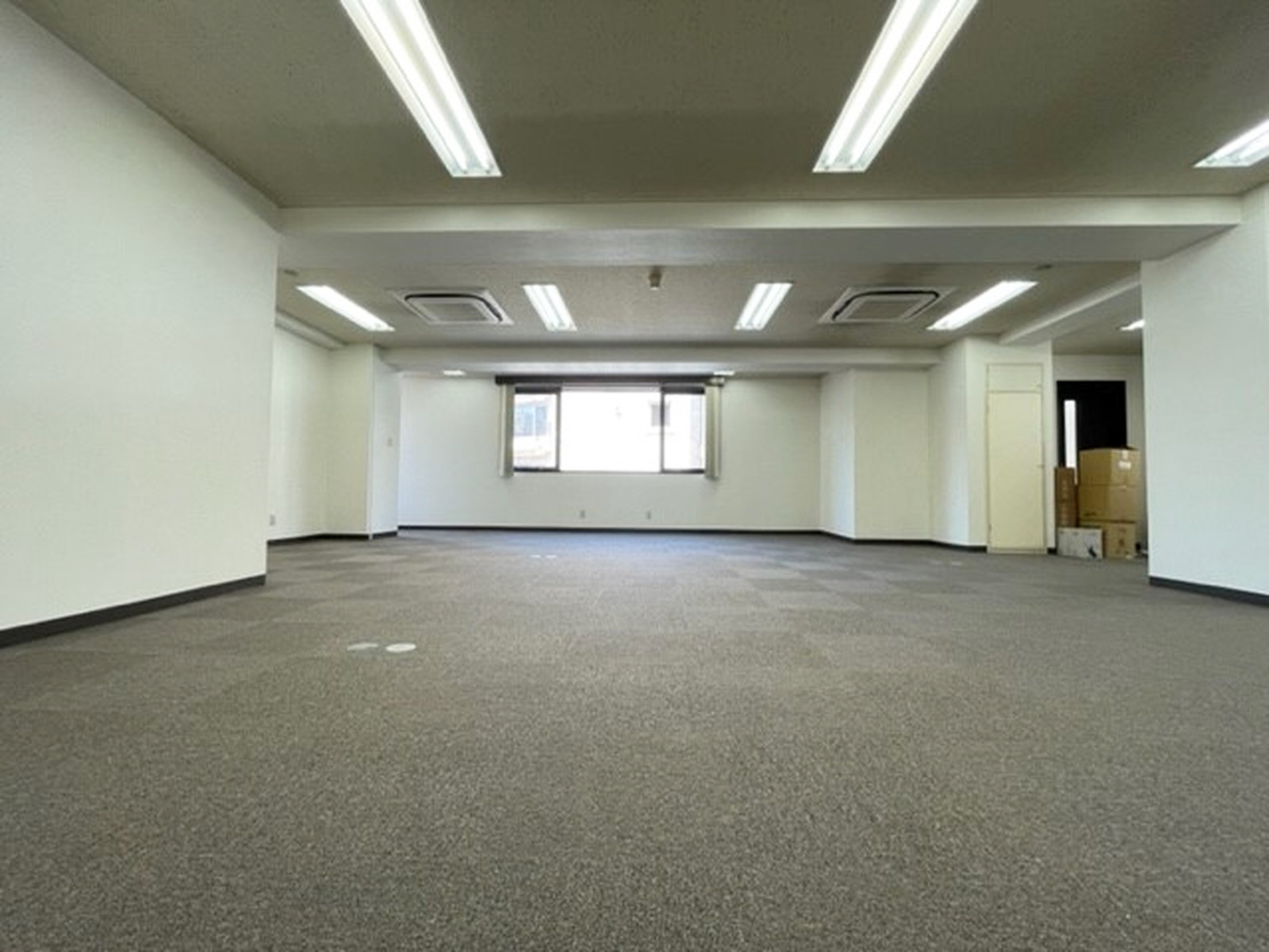 オフィス室内参考画像