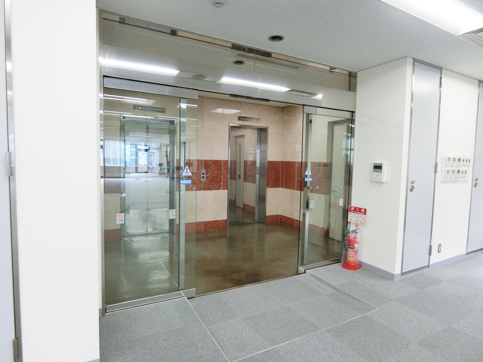 貸室出入口