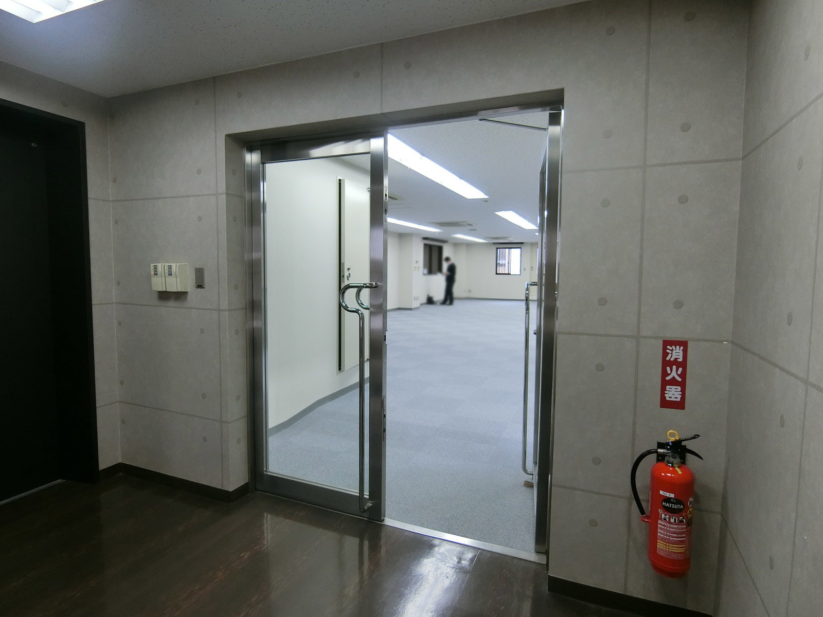 貸室出入り口