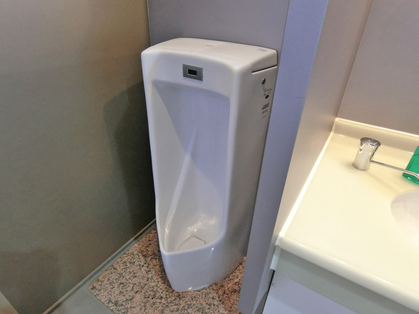 男性用トイレ