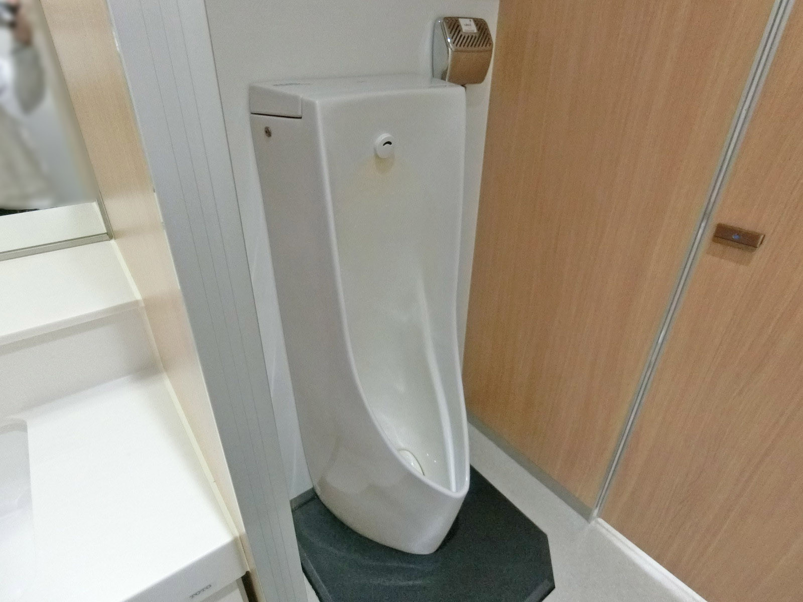 男性用トイレ