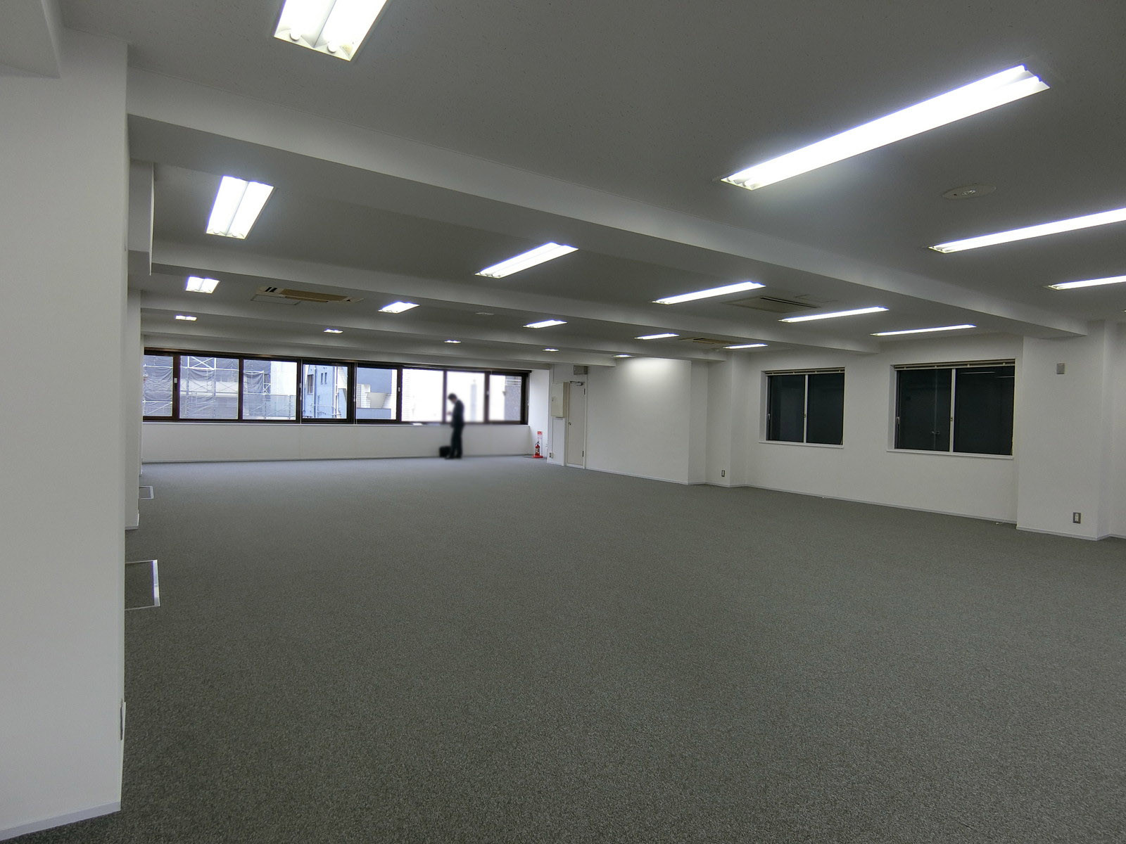 オフィス室内参考画像（8階・約67坪）