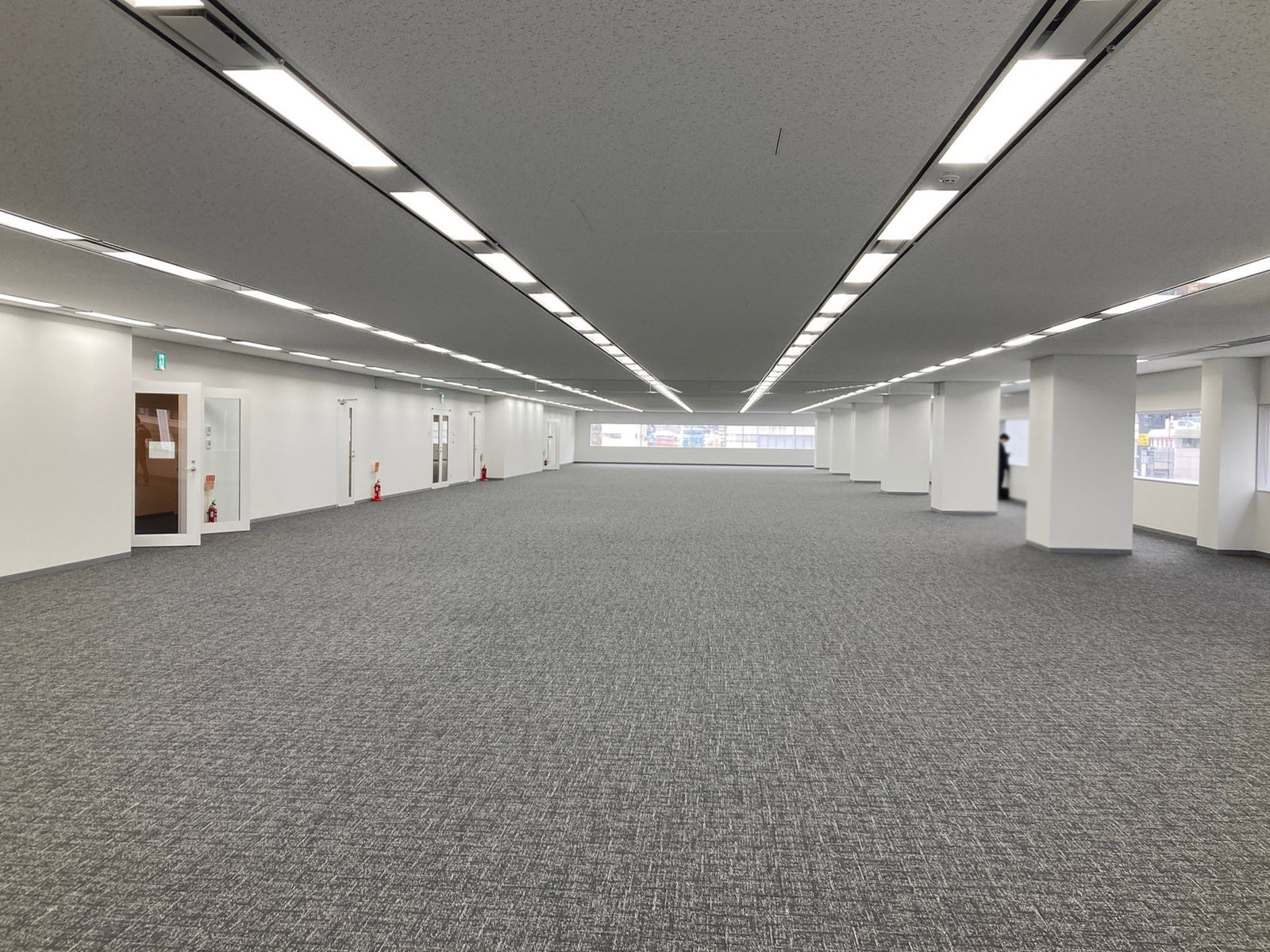 オフィス室内参考画像
