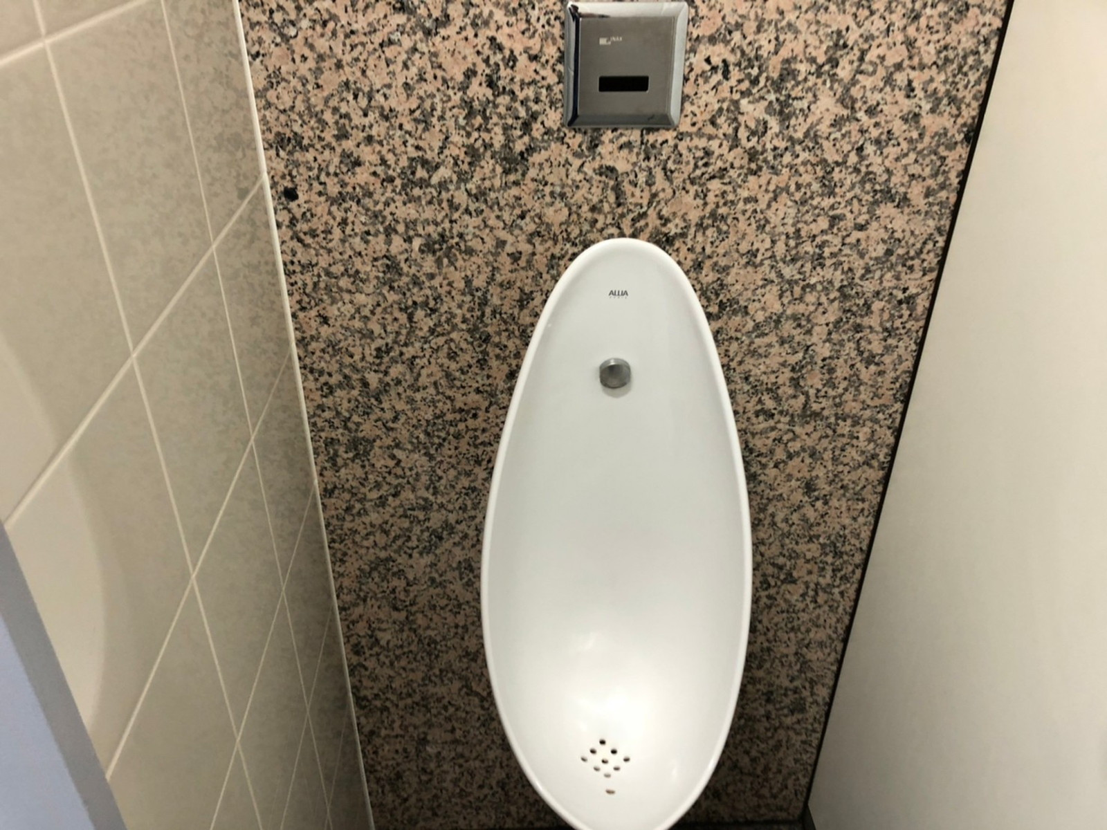 男性用トイレ