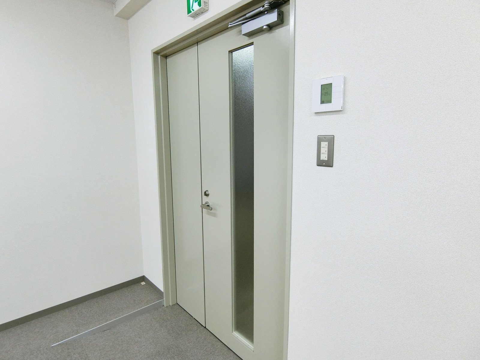 貸室出入口