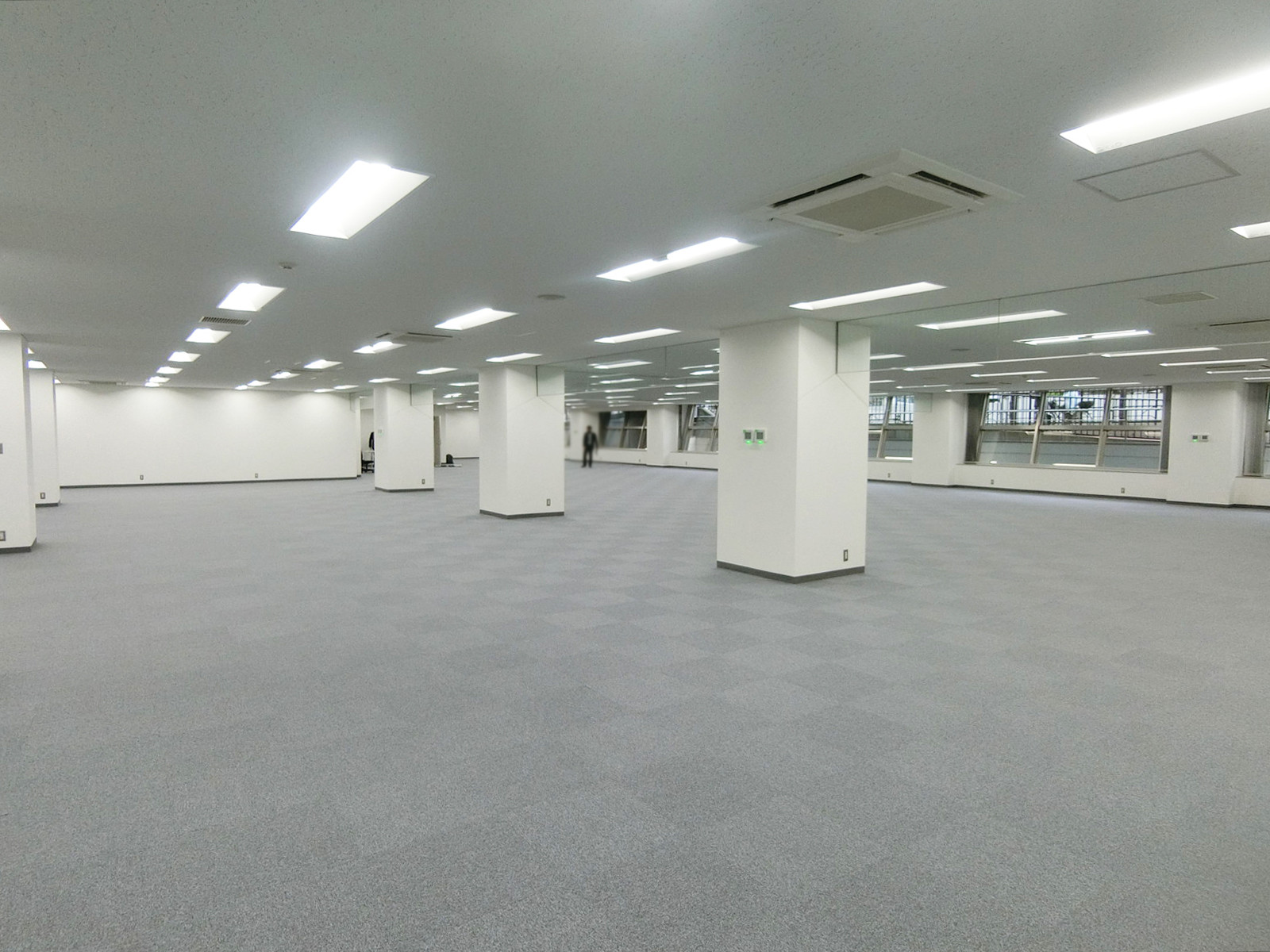 オフィス室内参考画像（1階・約235坪）