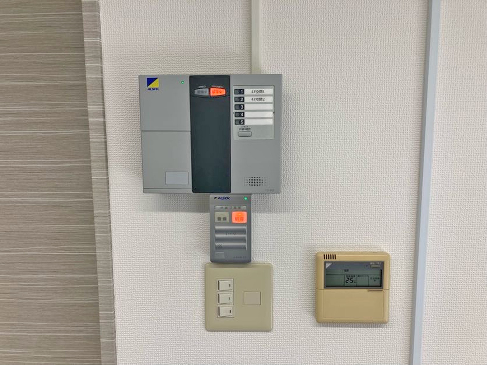 スイッチ類