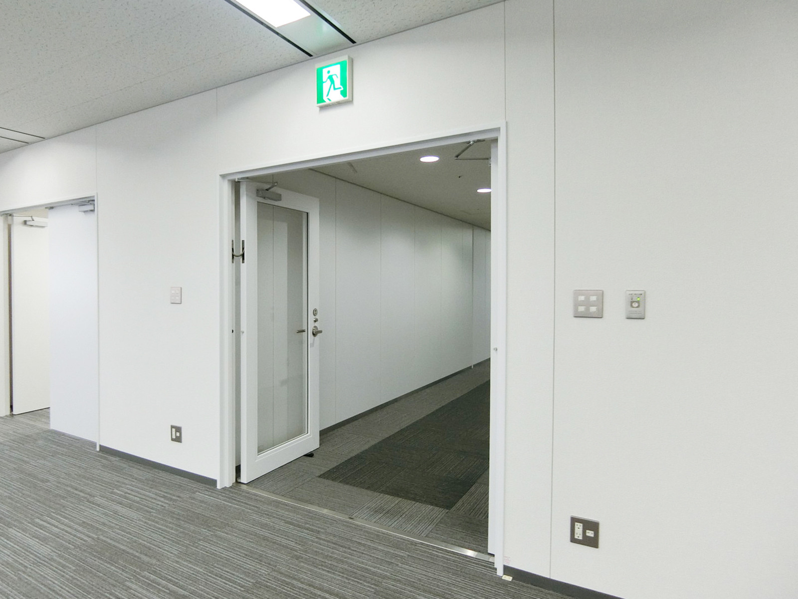 貸室出入口