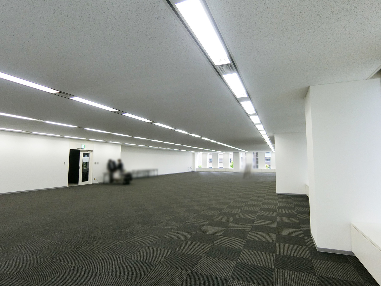 別角度の様子