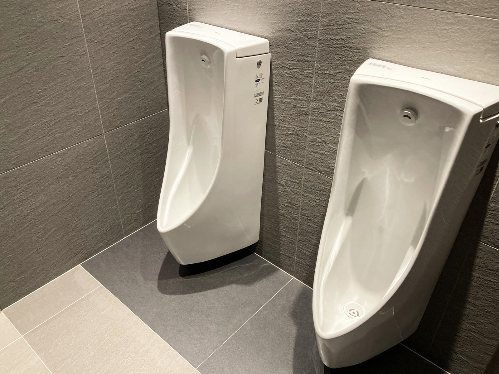 男性用トイレ
