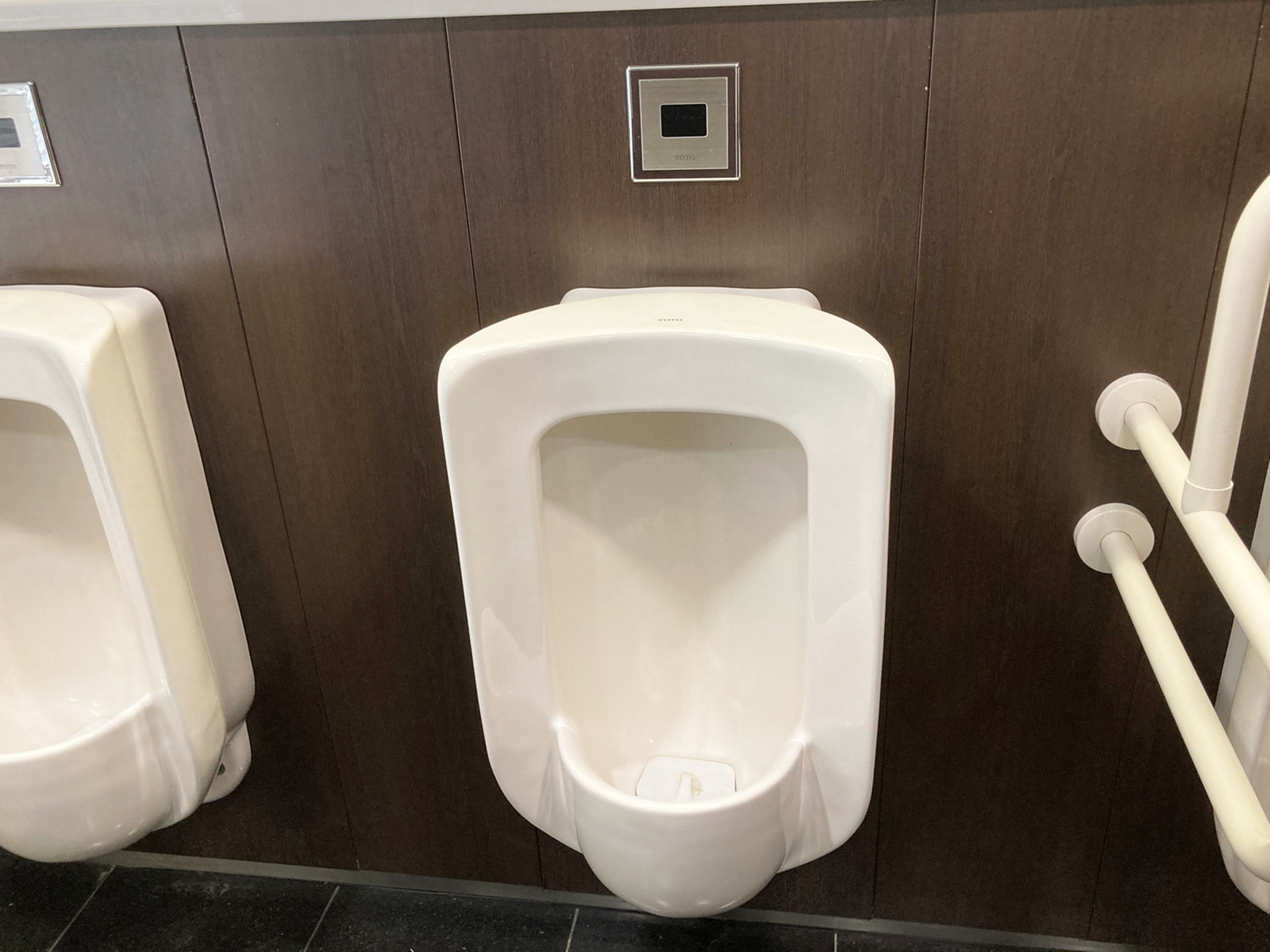 男性用トイレ