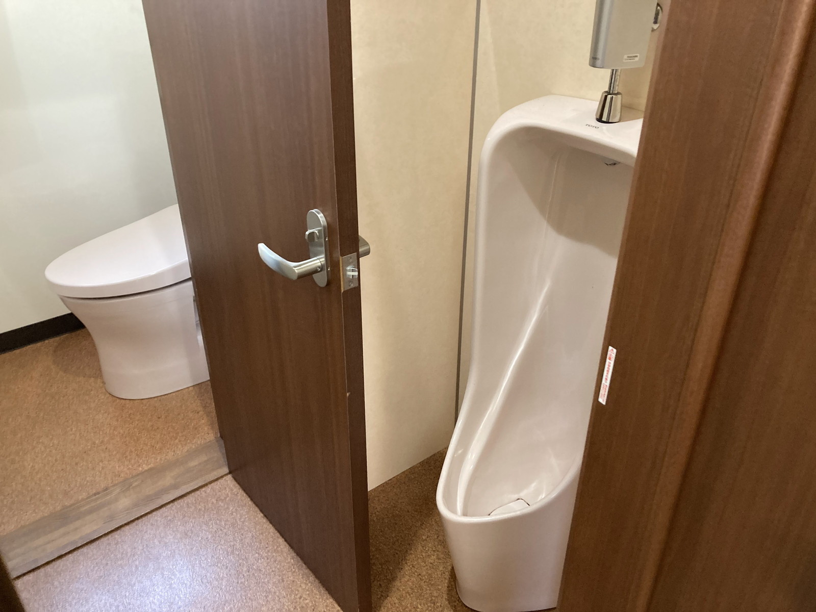 男性用トイレ