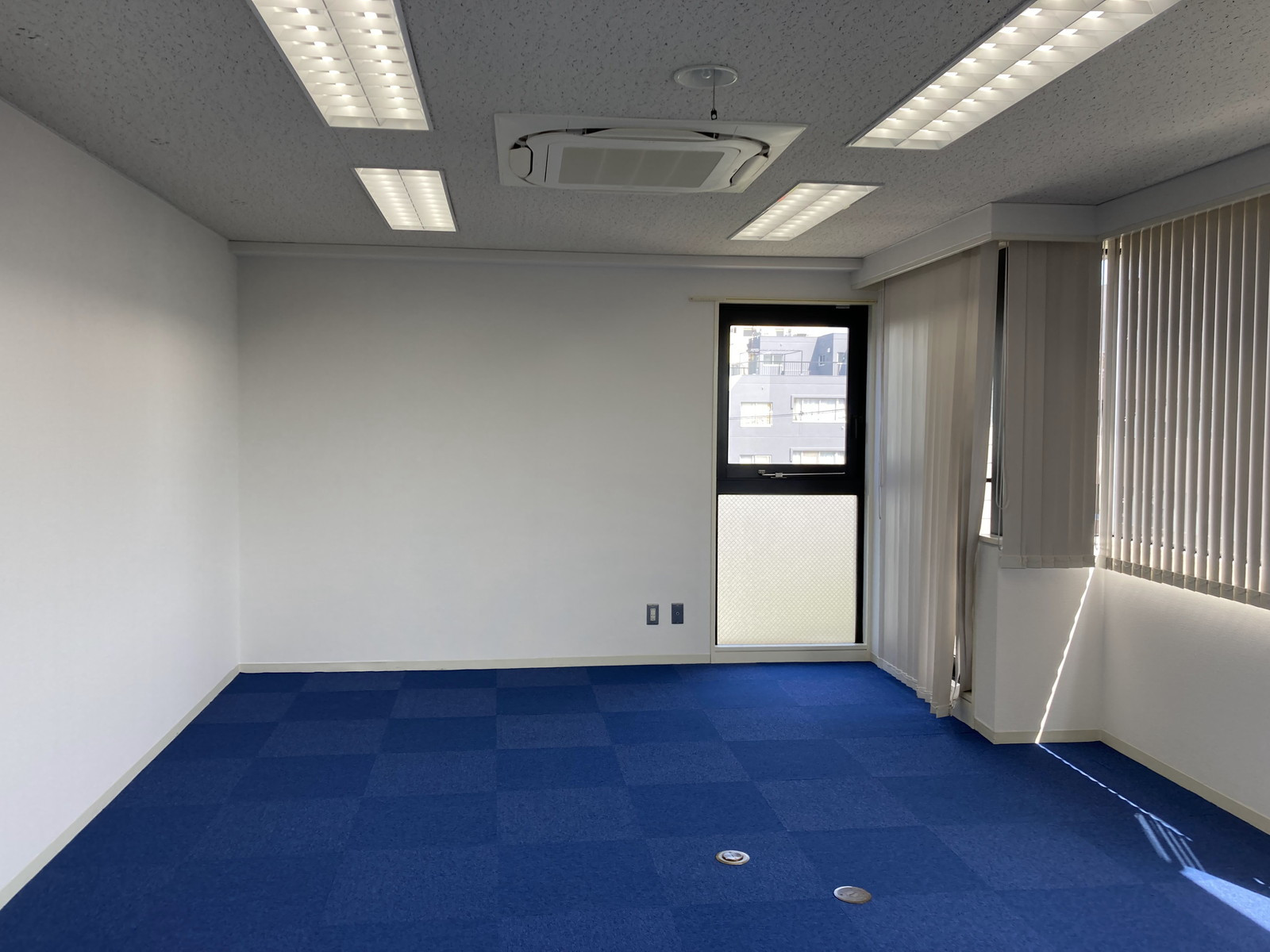 オフィス室内参考画像