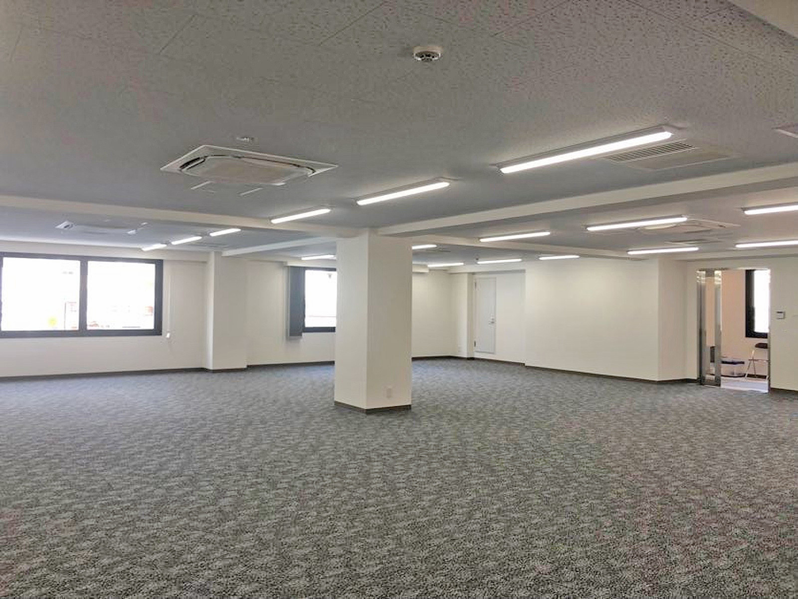 オフィス室内参考画像