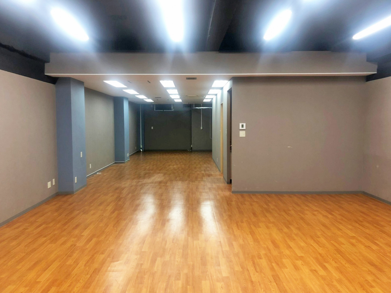 オフィス室内参考画像