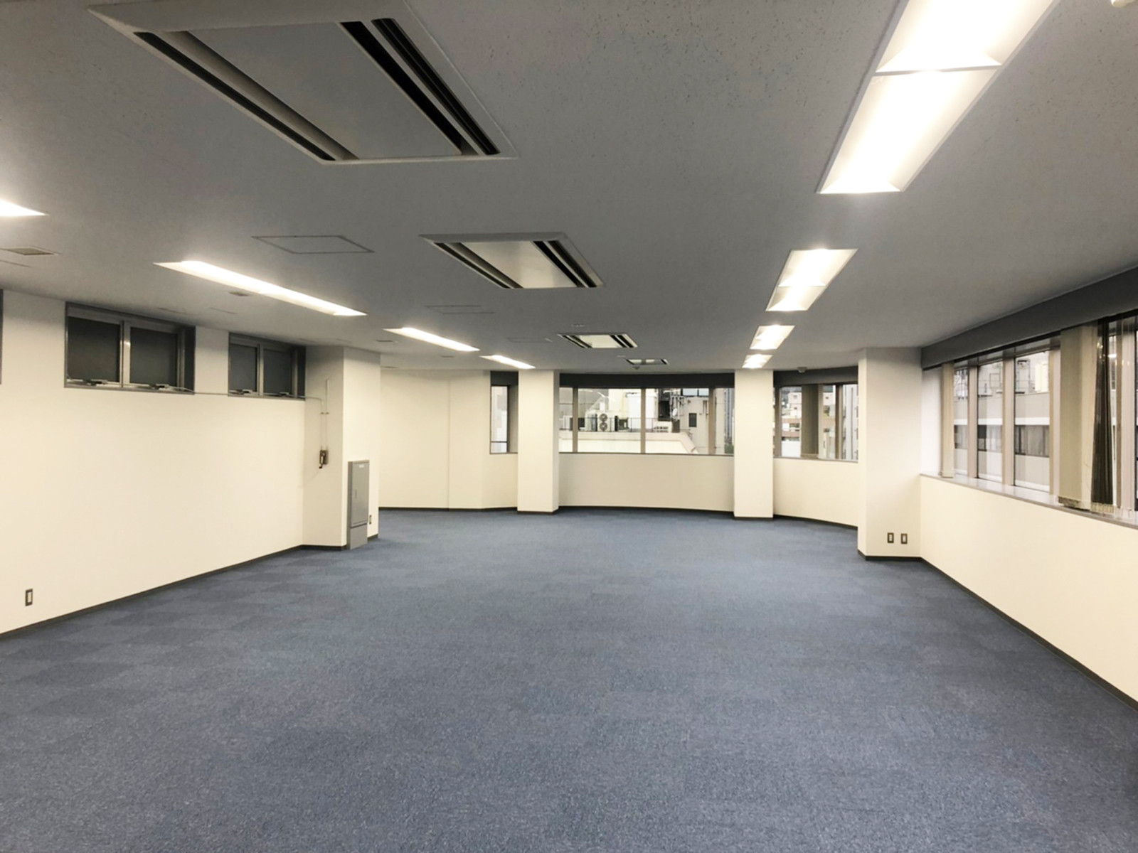 オフィス室内参考画像