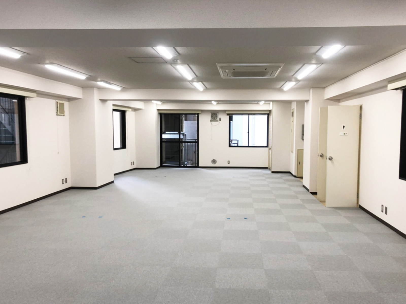 別角度の様子