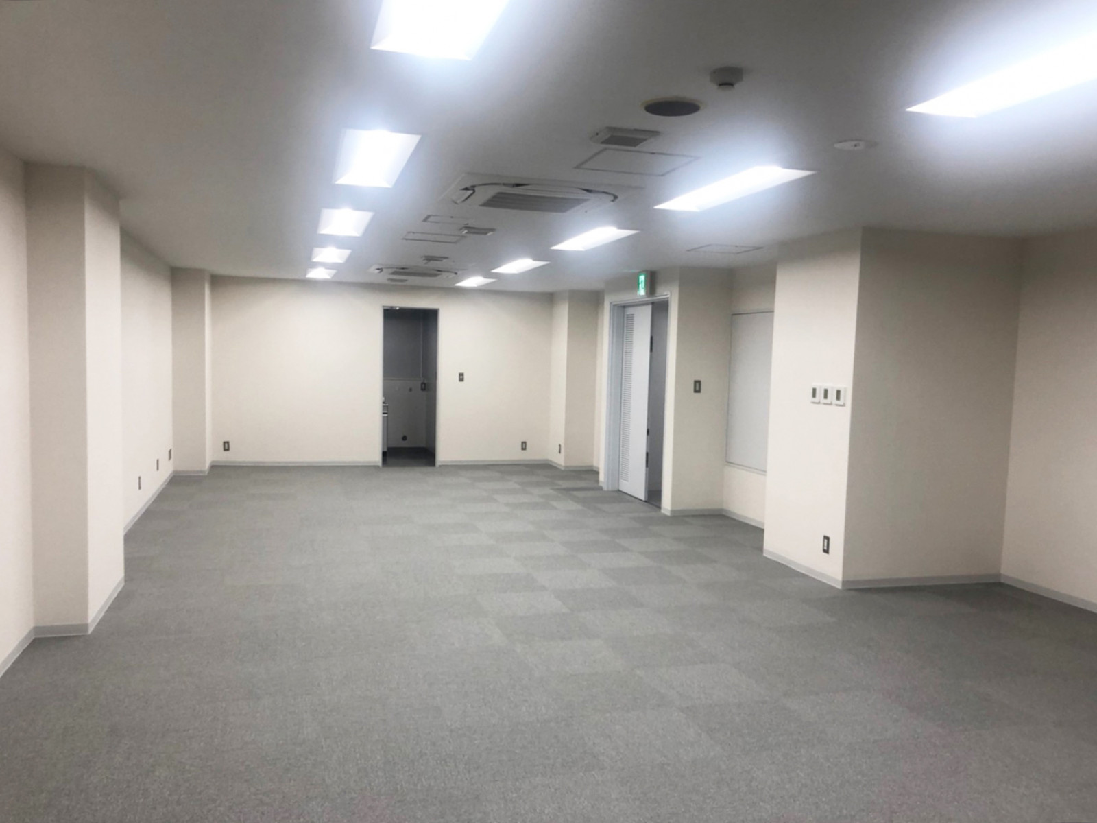 オフィス室内参考画像