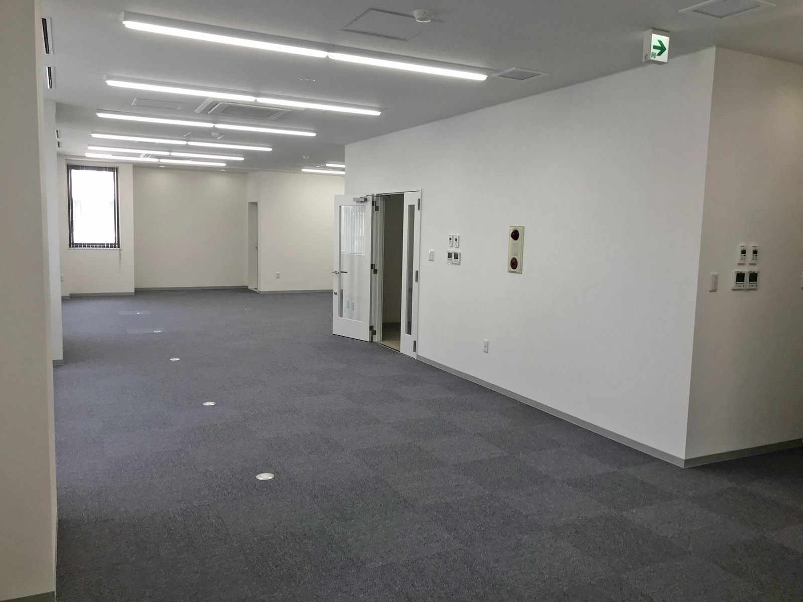 オフィス室内参考画像