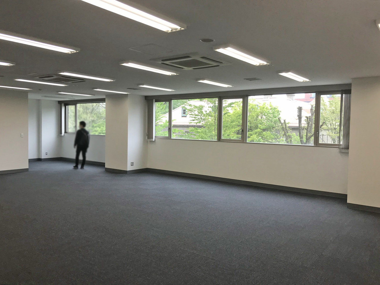 別角度の様子