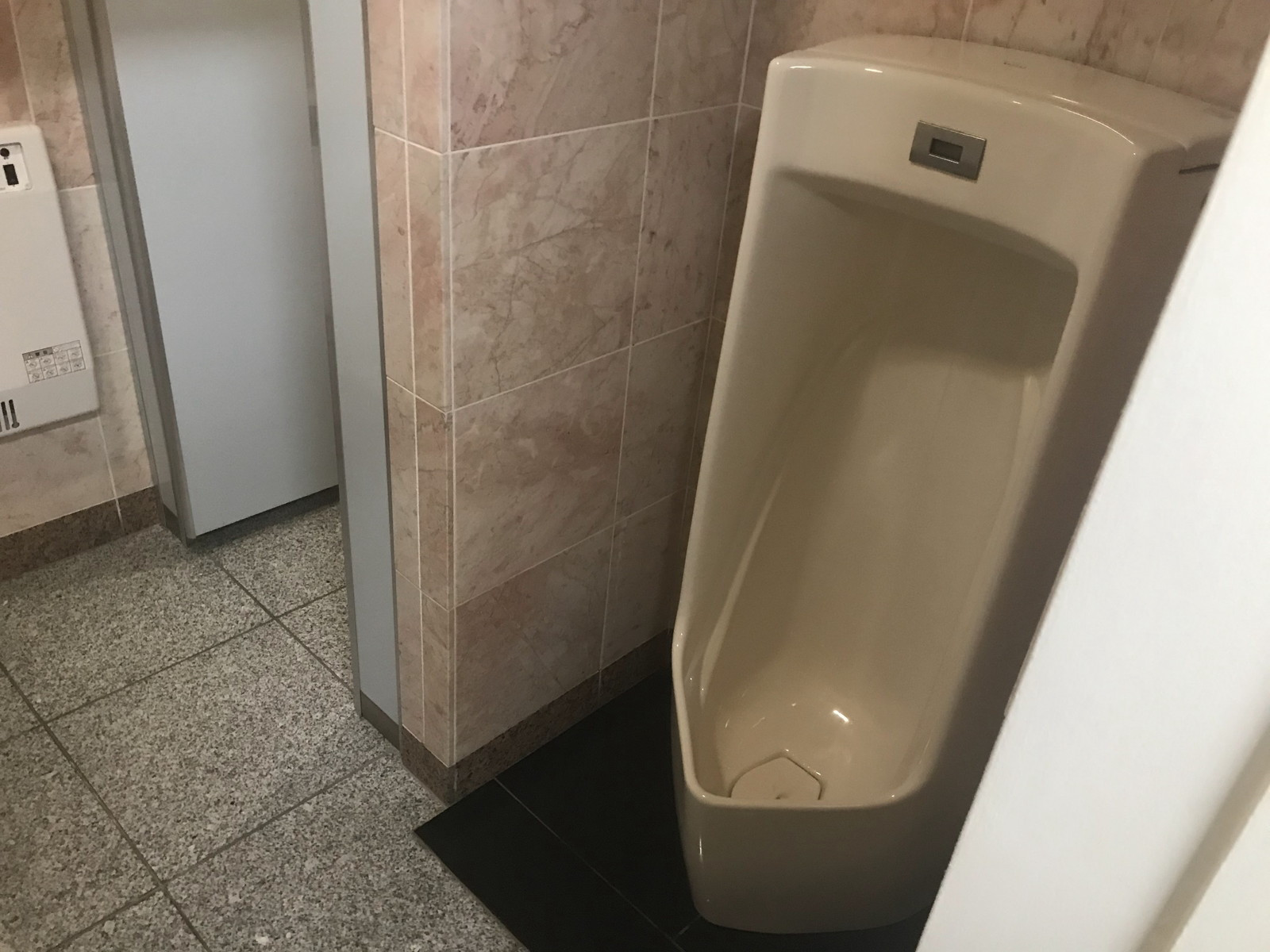 男性用トイレ