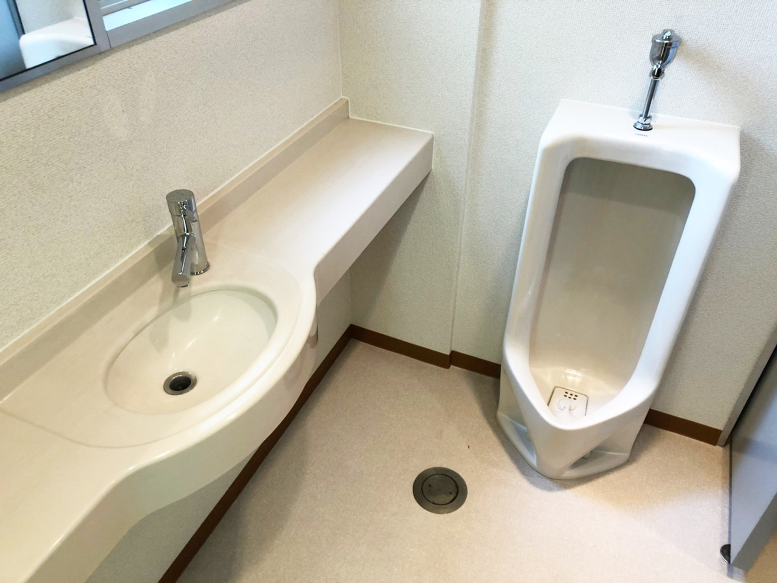 男性用トイレ