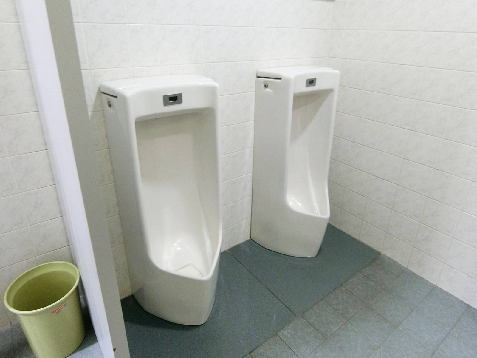 男性用トイレ