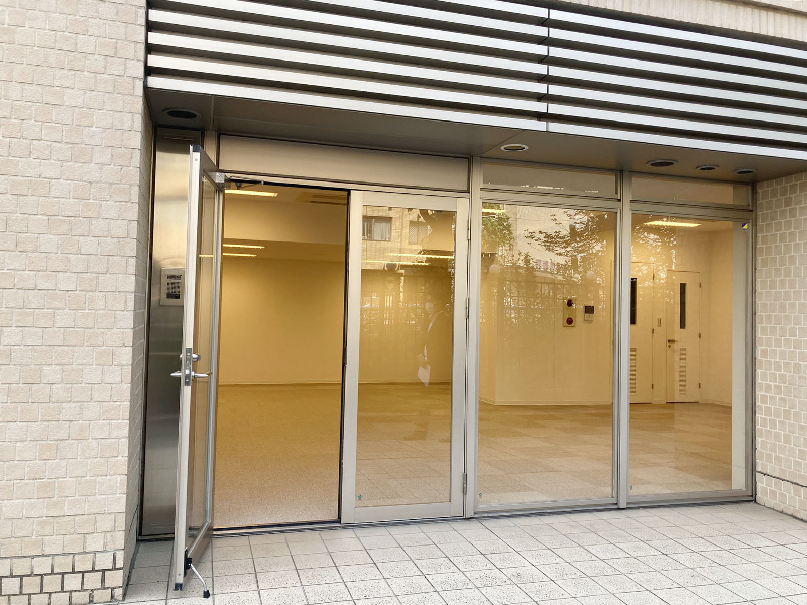 貸室出入り口