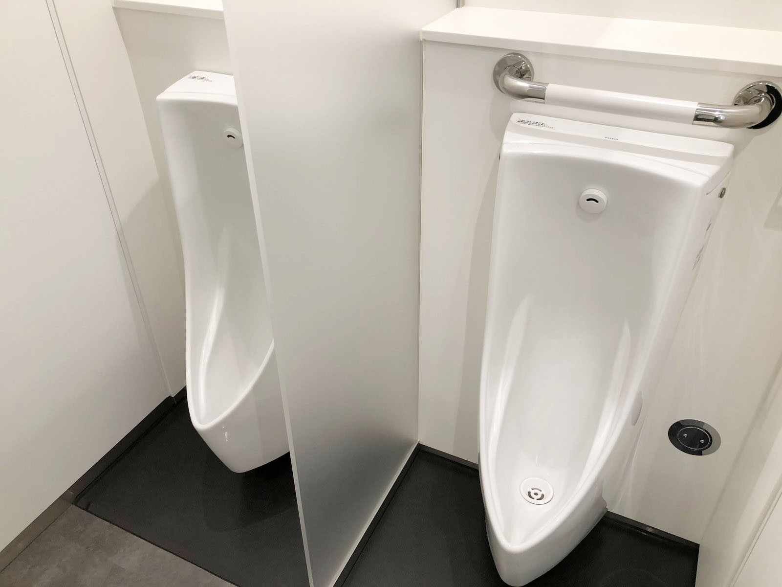 男性用トイレ