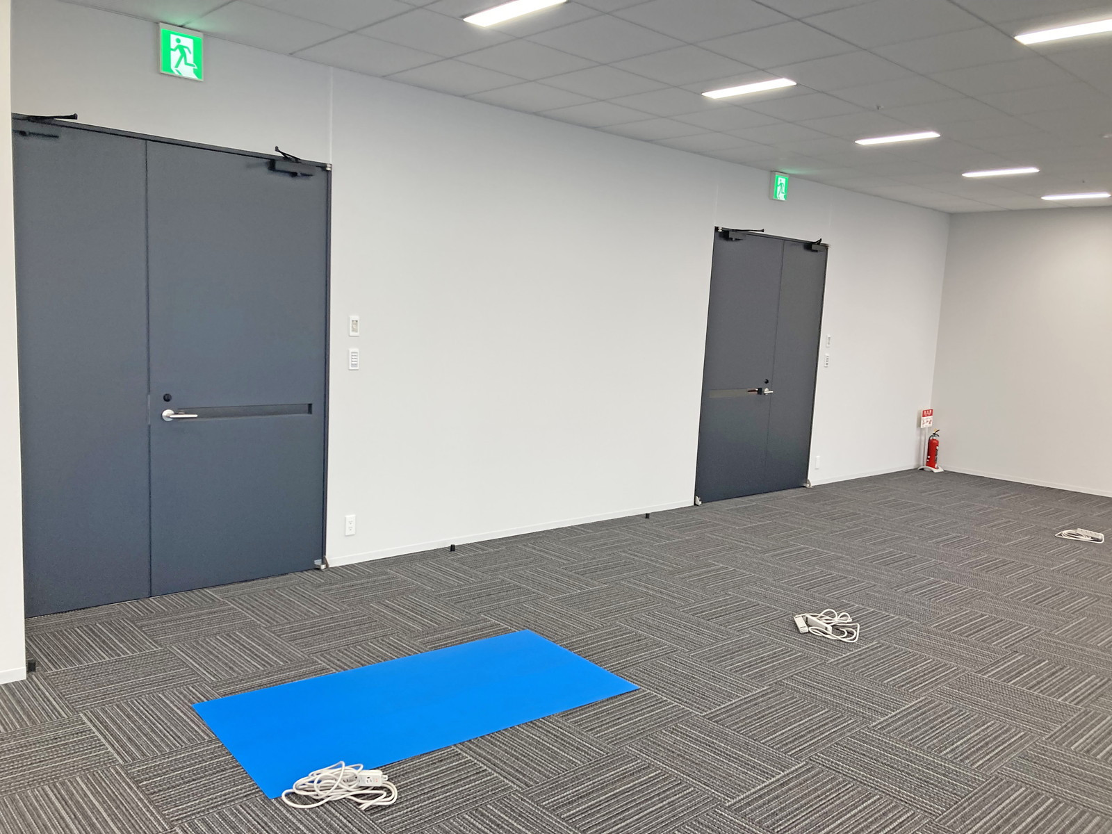 フロア出入り口