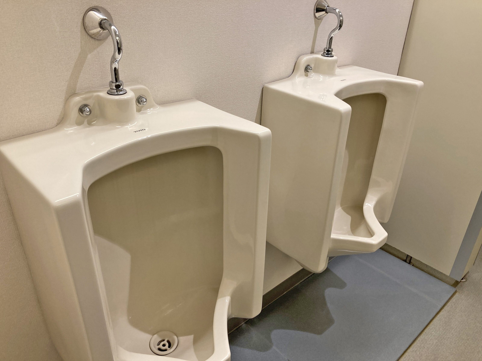 男性用トイレ