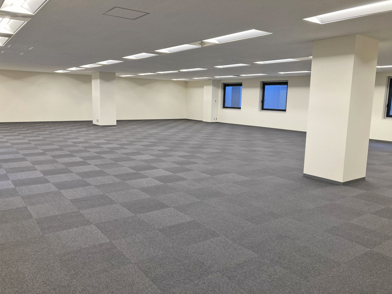 オフィス室内参考画像