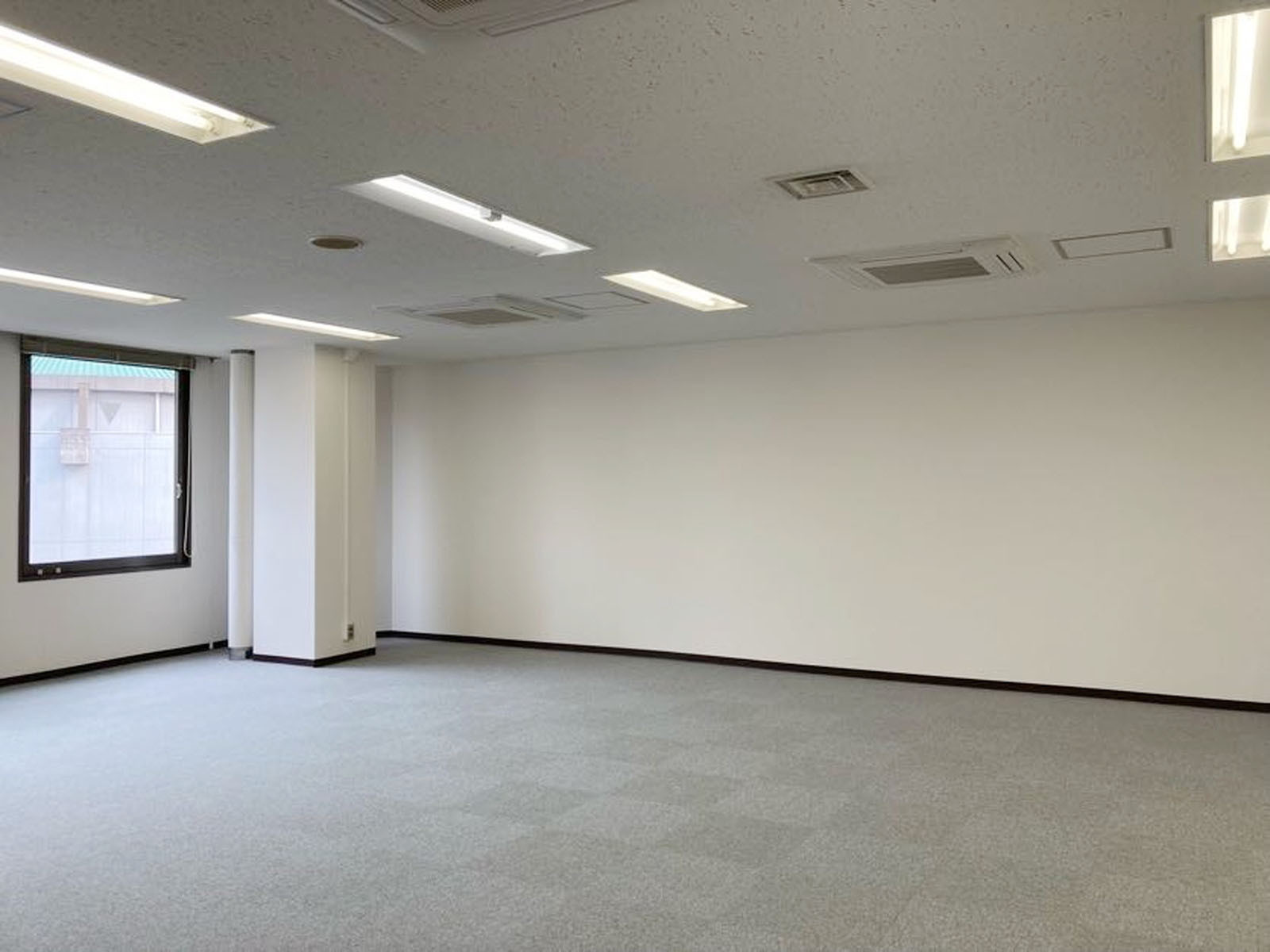 オフィス室内参考画像
