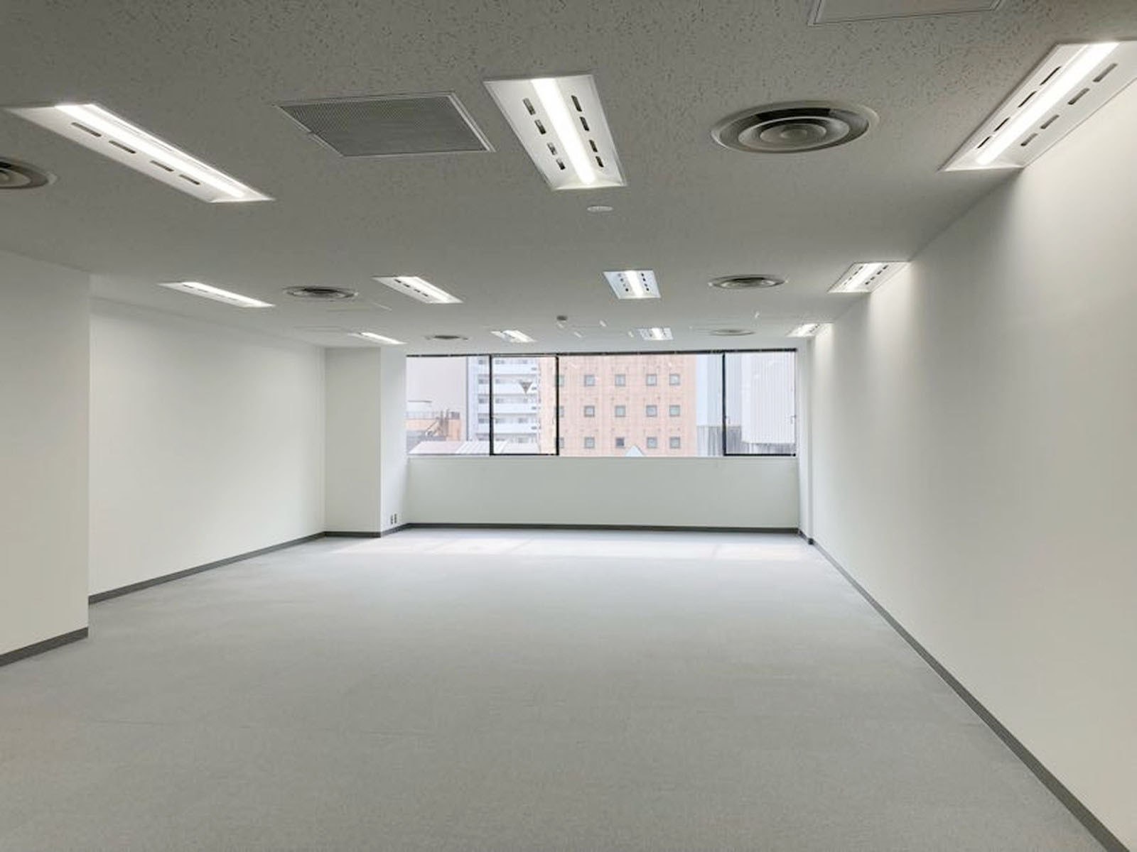 オフィス室内参考画像
