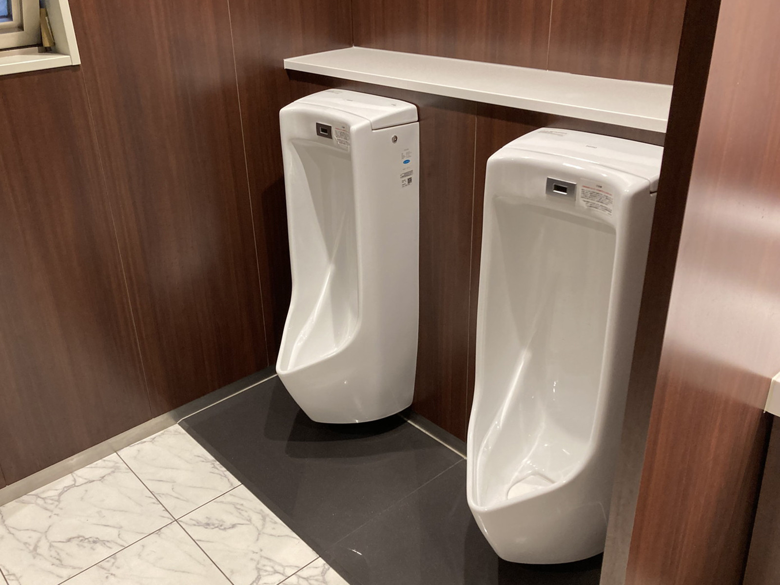男性用トイレ