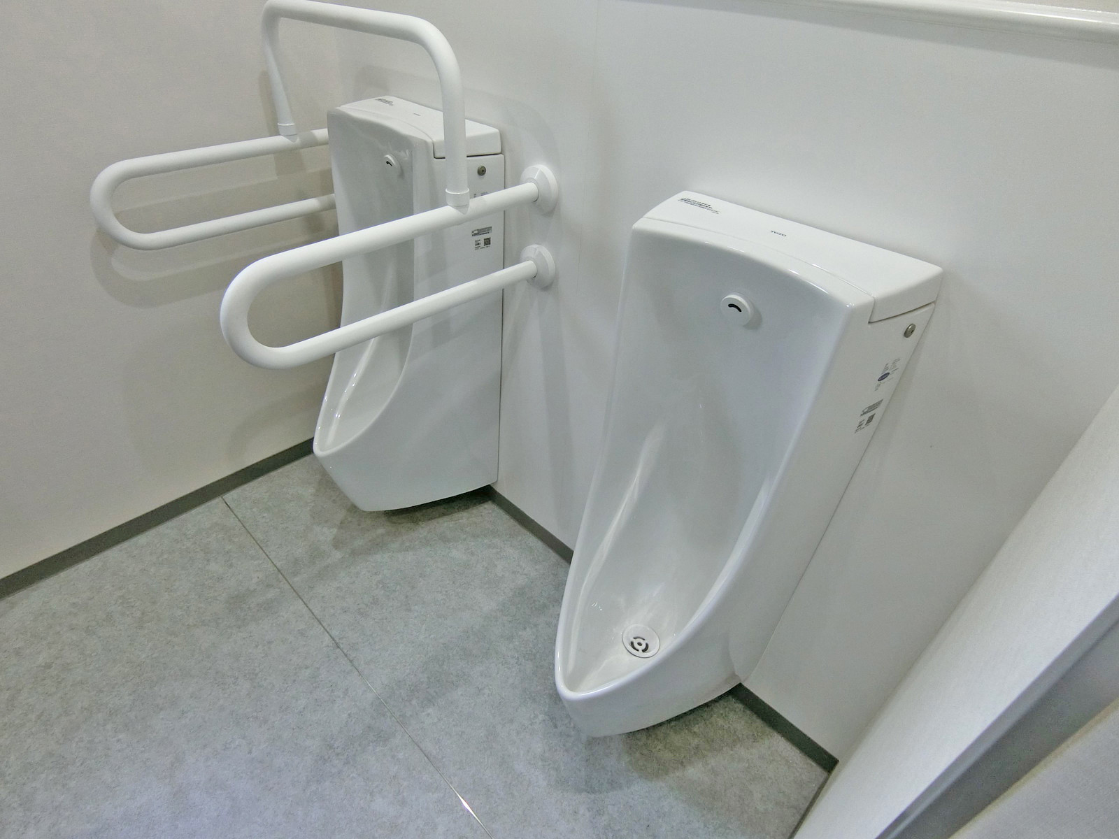 男性用トイレ