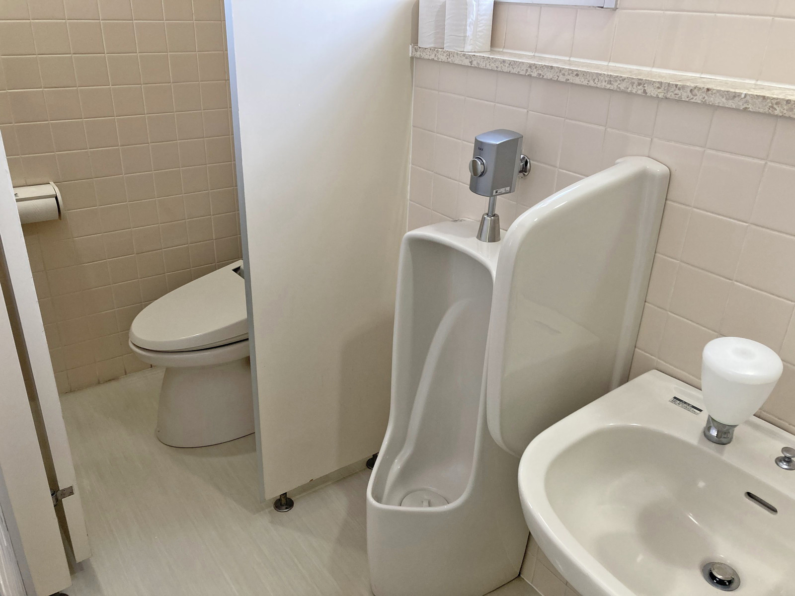 男性用トイレ