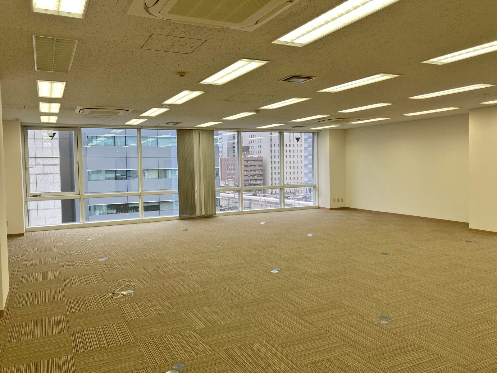 オフィス室内参考画像