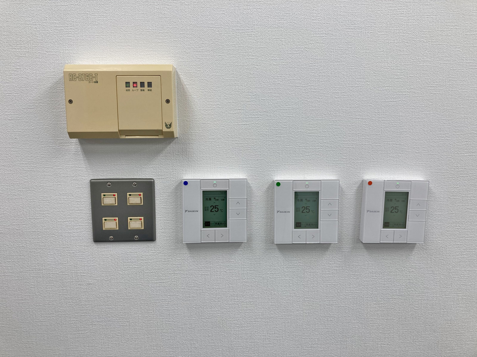 スイッチ類