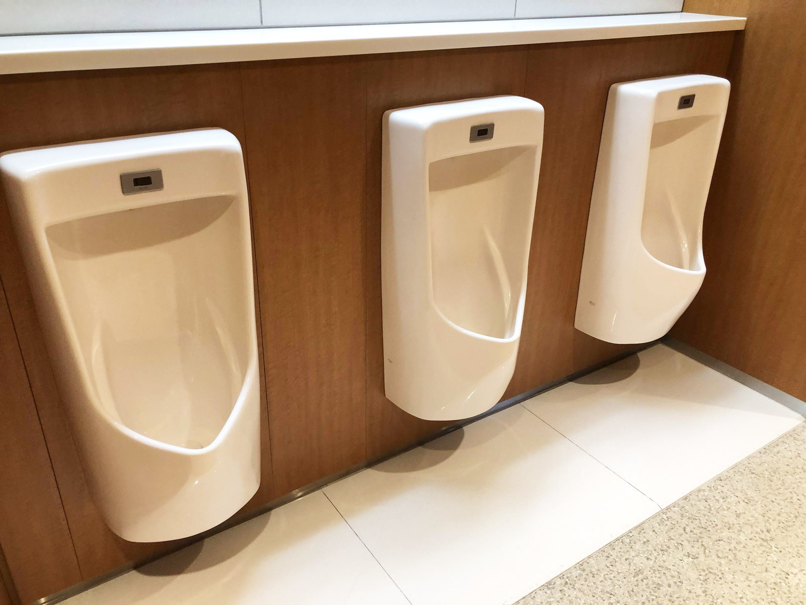 男性用トイレ