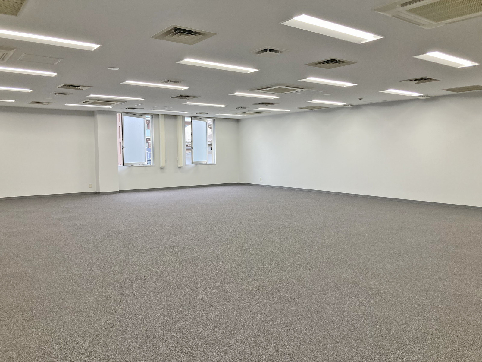 オフィス室内参考画像