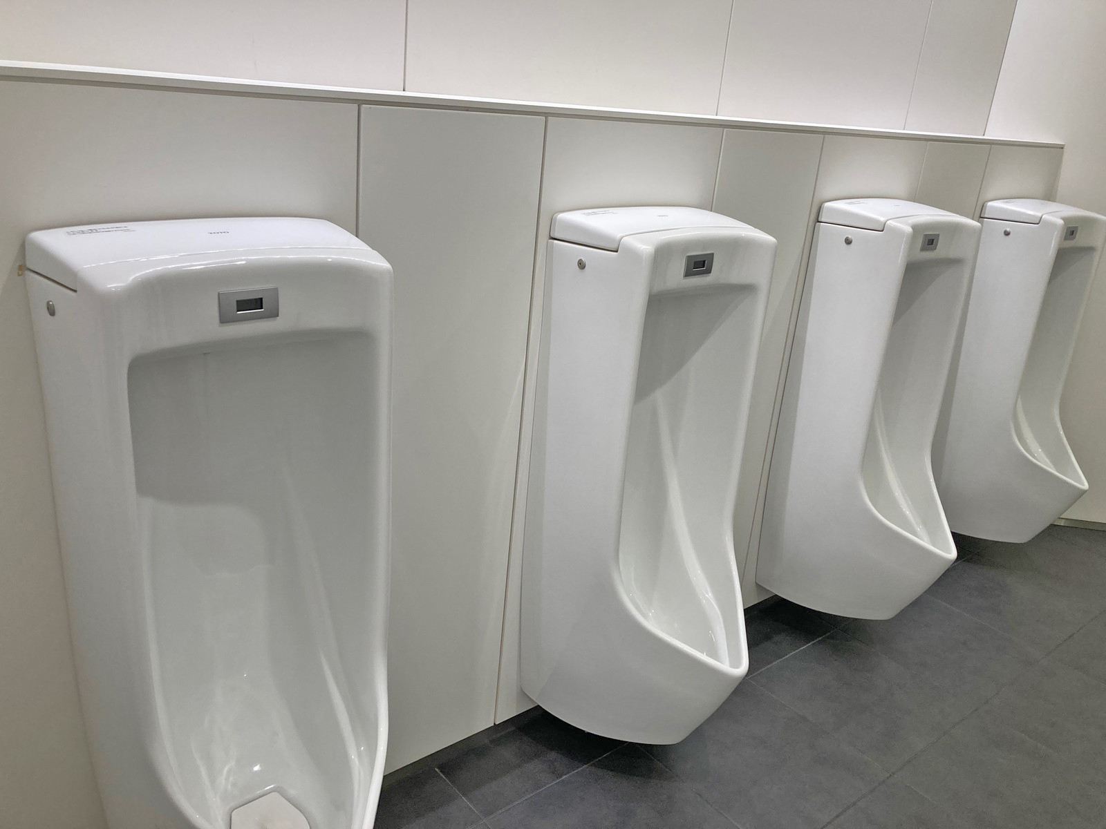 男性用トイレ