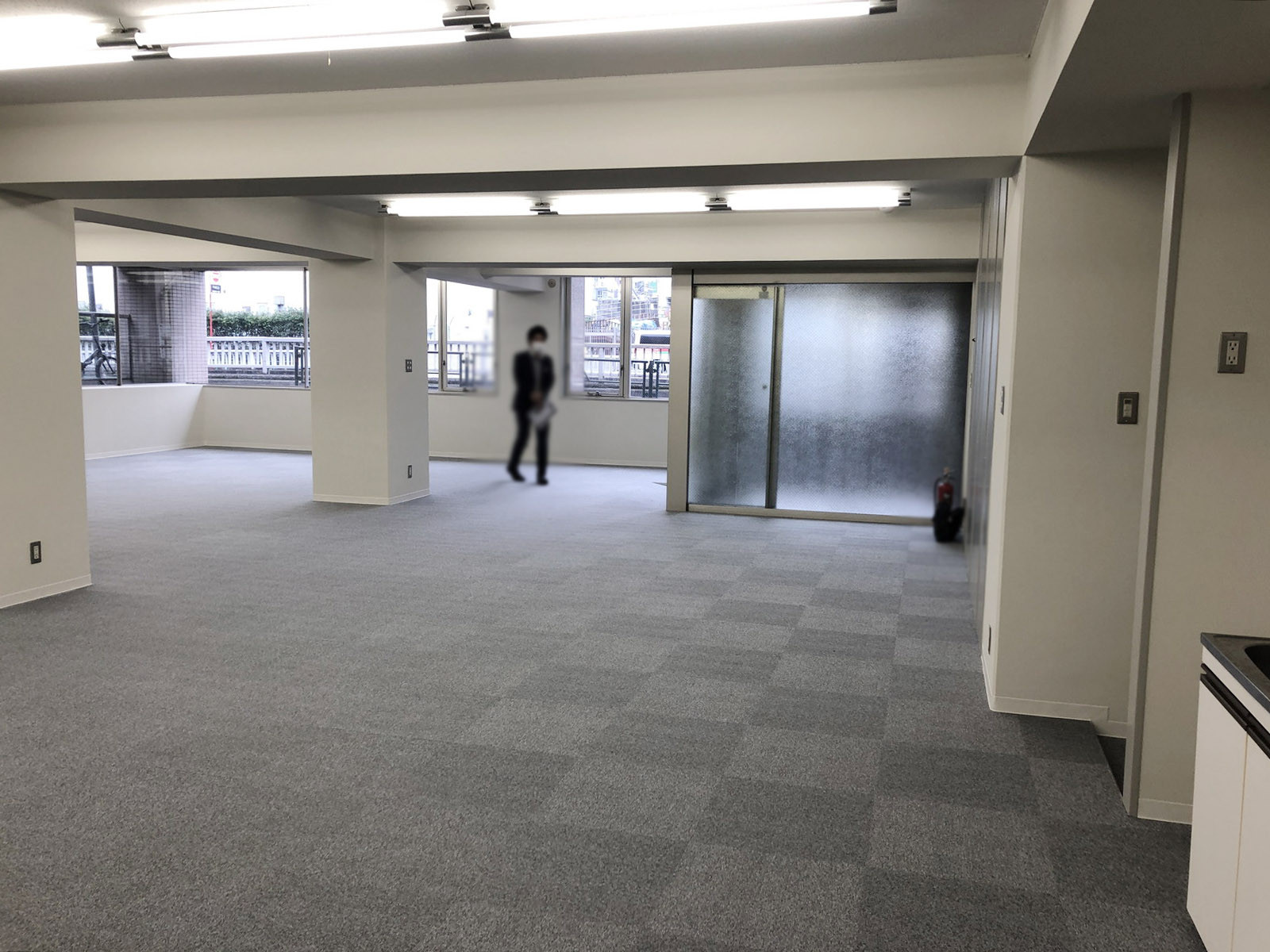 オフィス室内参考画像