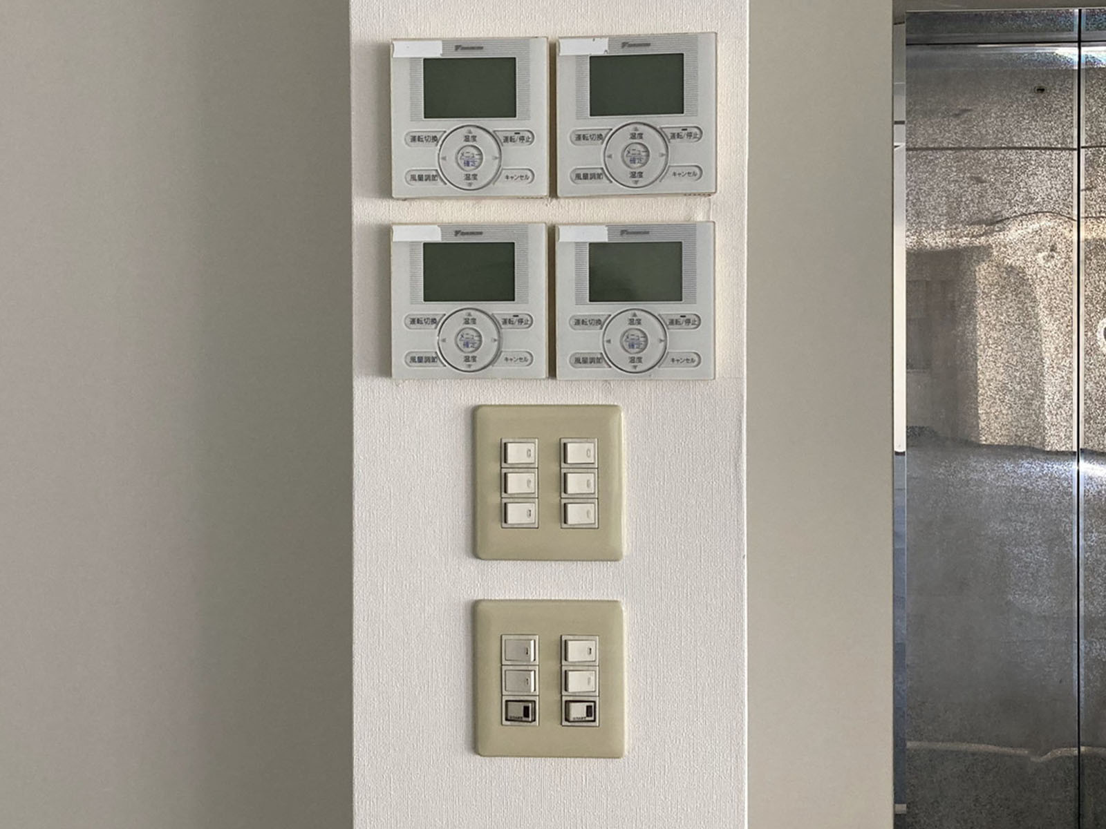 スイッチ類