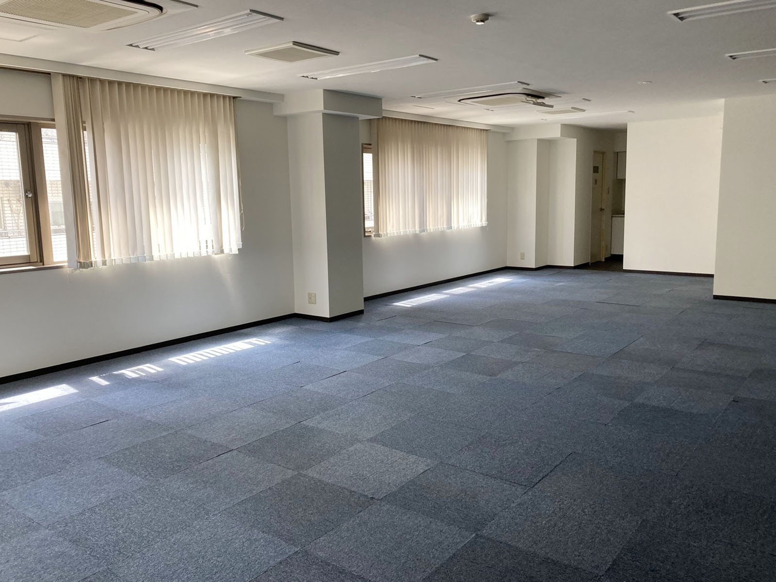 オフィス室内参考画像