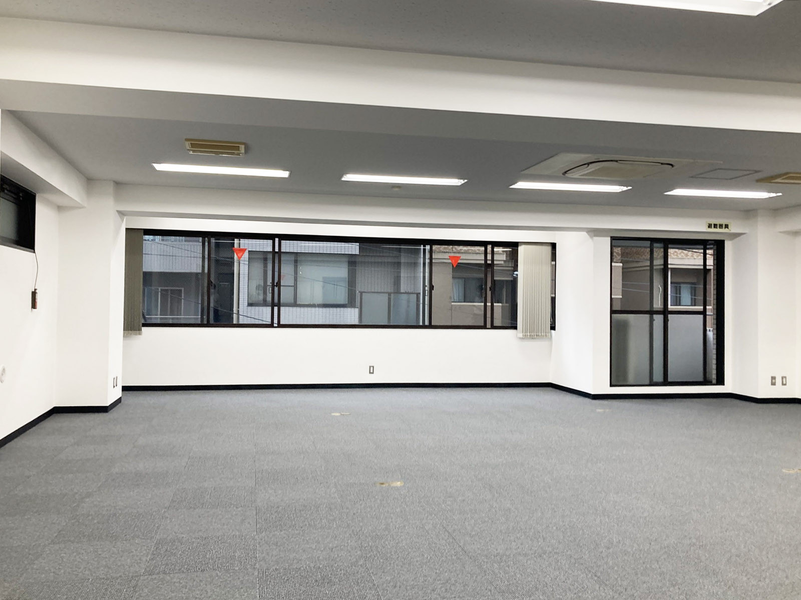 オフィス室内参考画像