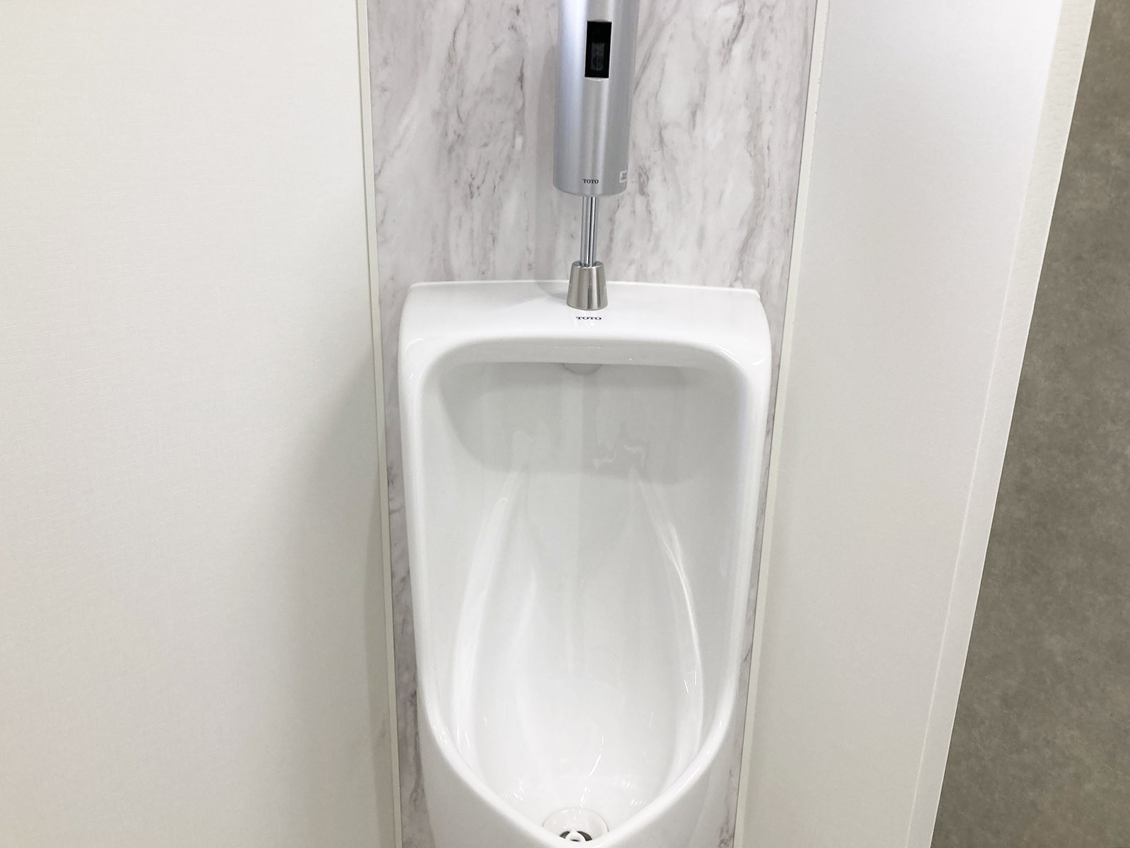 男性用トイレ