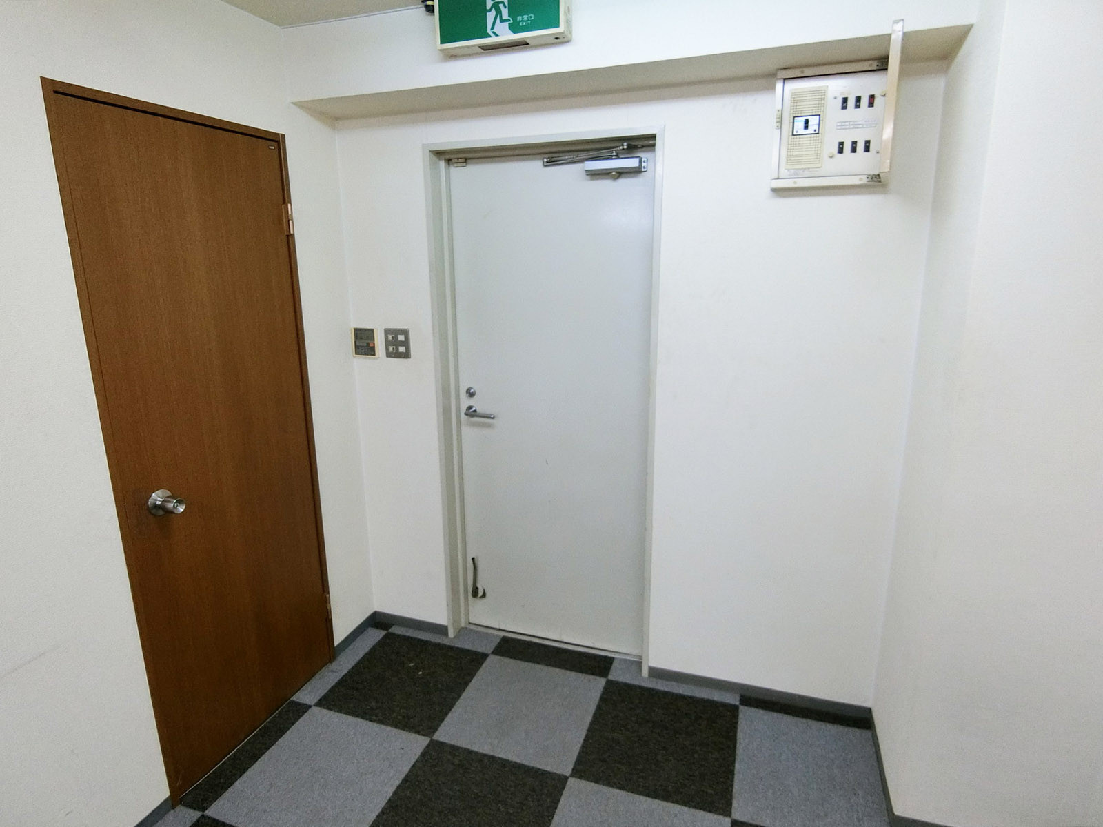 貸室出入口