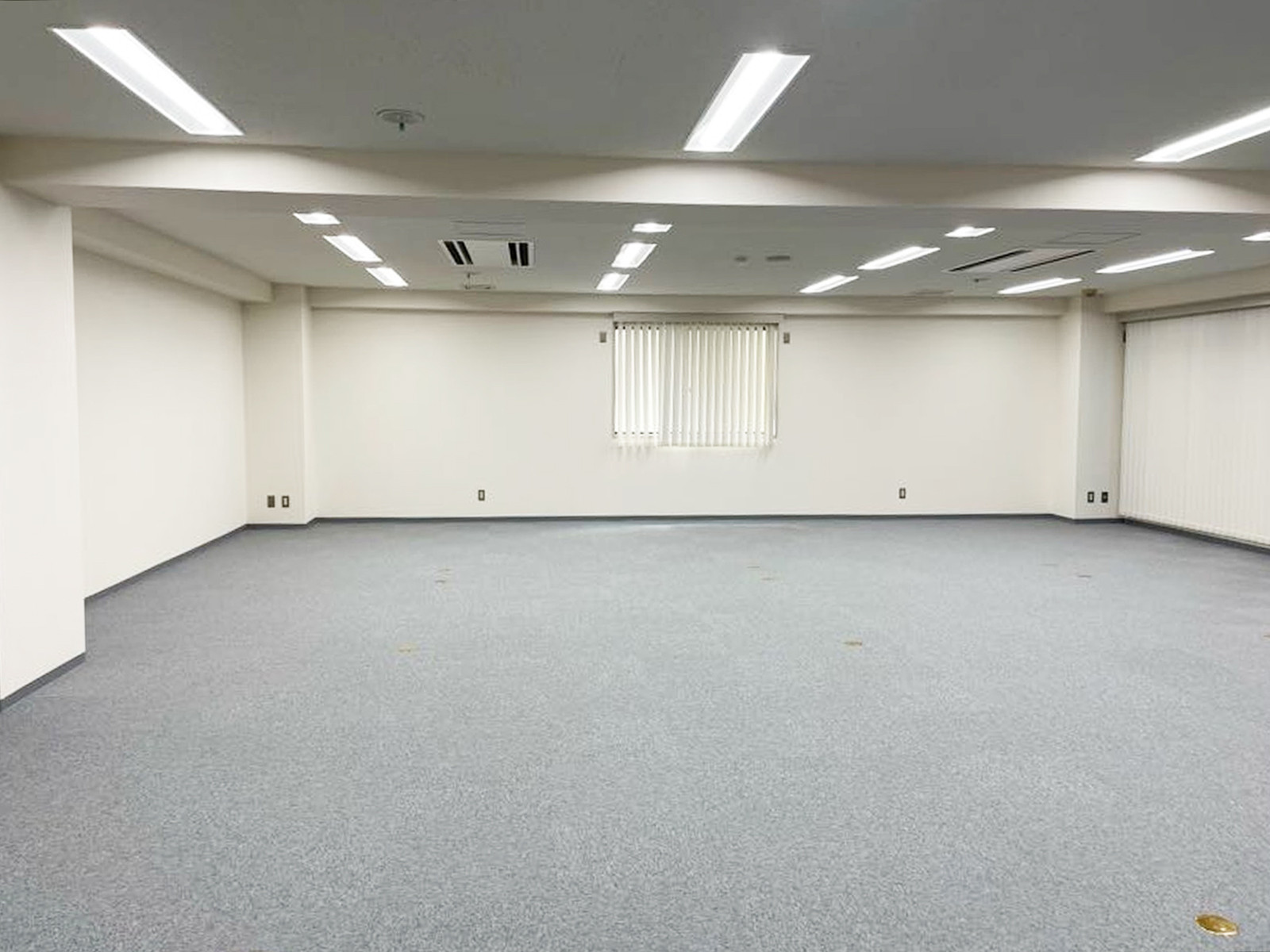 オフィス室内参考画像