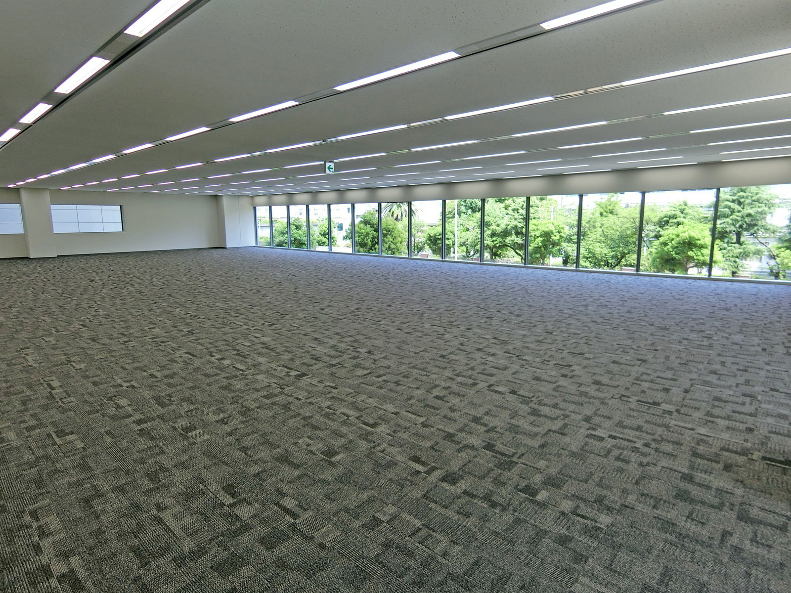 2階室内の様子（2階・約111坪）